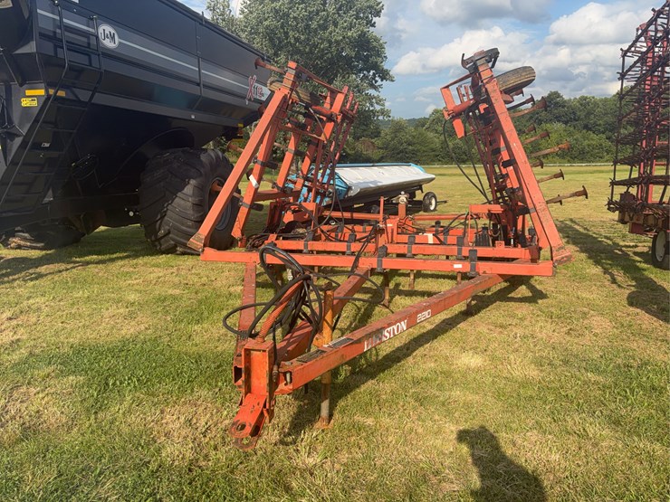 hesston-2210-image-2