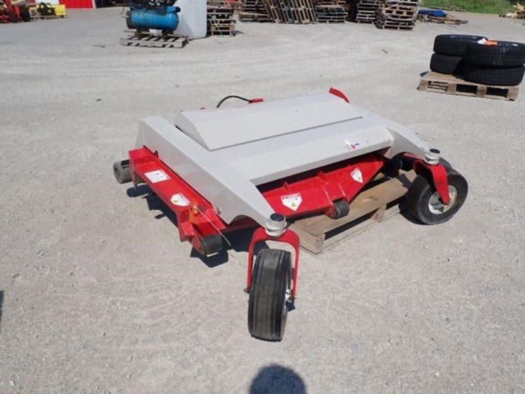 ventrac-60-in.-tractor-mower-deck-image-2