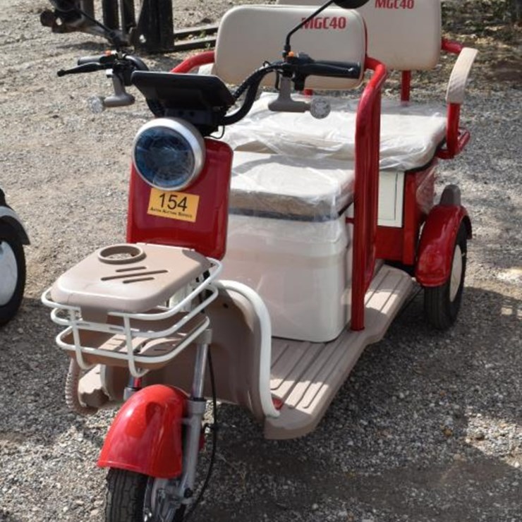 ELECTRIC 3 WHEEL SCOOTER (SERIAL # H52VY57T0TA006310)