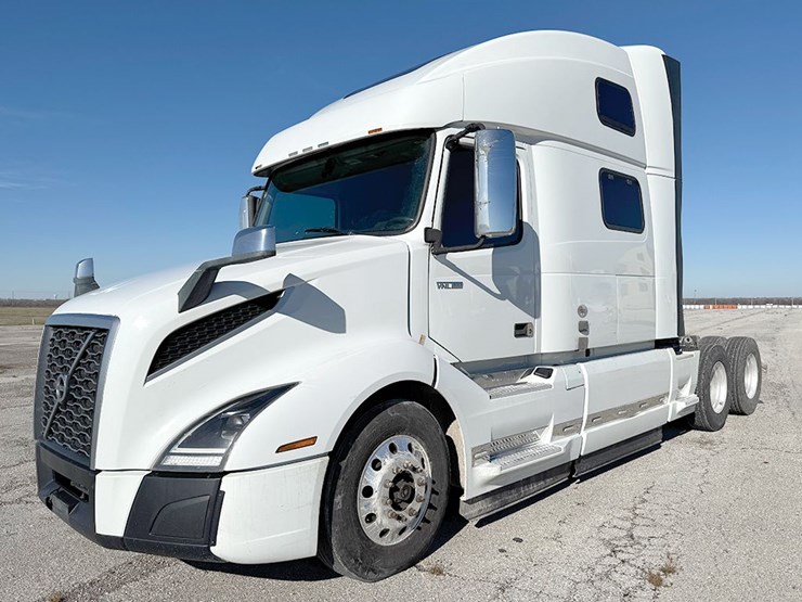 2023-volvo-vnl860-image-1