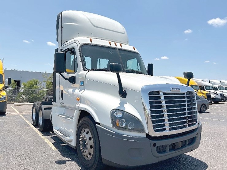 2019-freightliner-cascadia-125-evolution-image-1