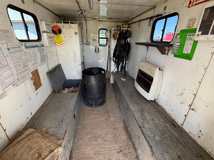 2000-crkg-24’x102”-t/a-porta-potty-doghouse-gooseneck-trailer-image-9