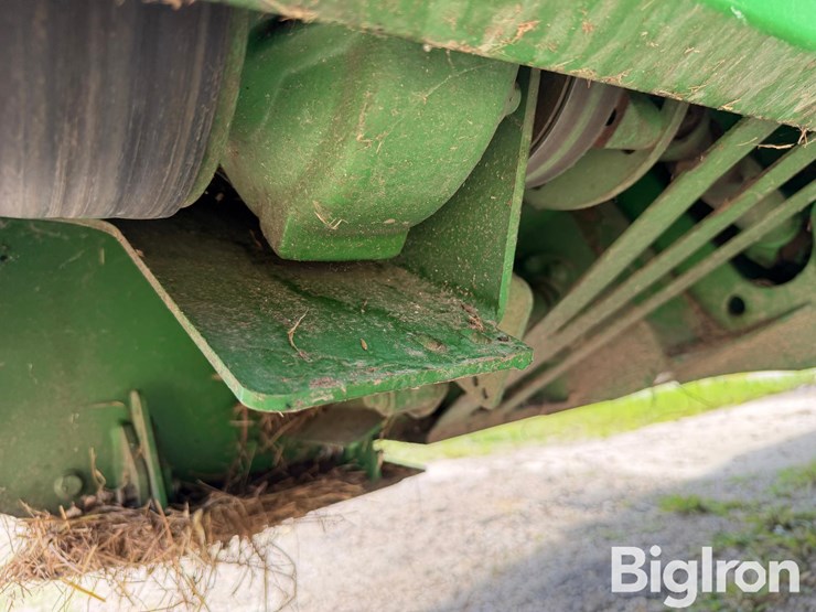 2022-john-deere-w235r-image-17