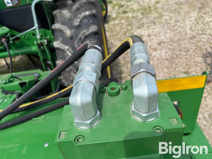 2022-john-deere-w235r-image-19