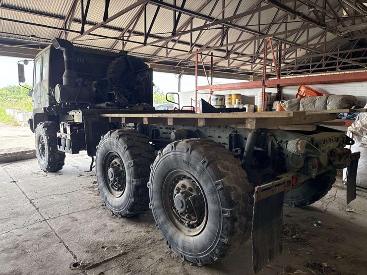 2002-stevenson-6x6-military-truck-image-2