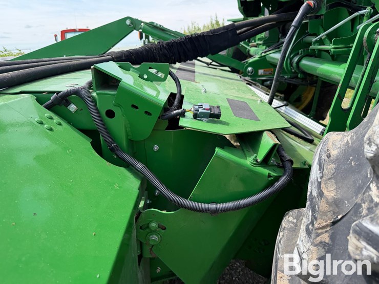 2022-john-deere-w235r-image-15
