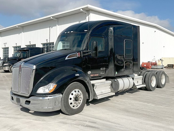 2022-kenworth-t680-image-2