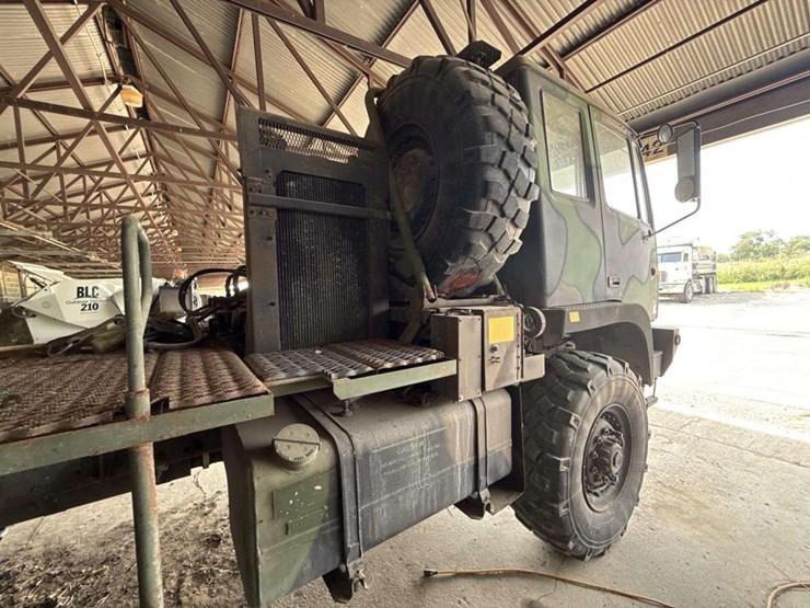 2002-stevenson-6x6-military-truck-image-7