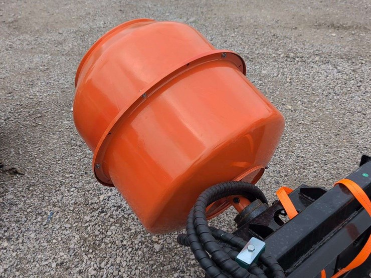 iranch-mini-skid-steer-mixing-bucket-irlmb-image-3