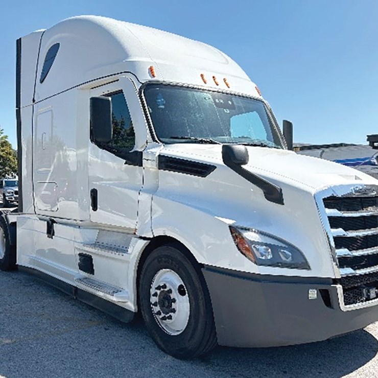 2021 FREIGHTLINER CASCADIA 126