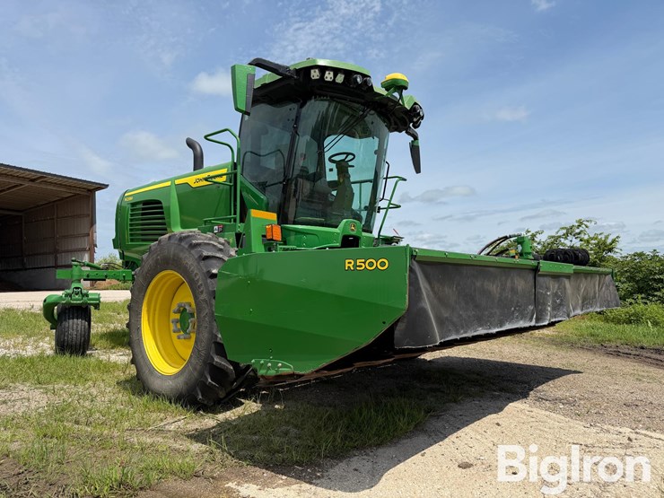 2022-john-deere-w235r-image-3
