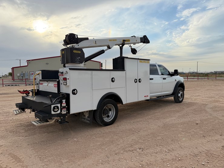 2024-ram-5500-crew-cab-mechanics-truck,-4x4-image-5