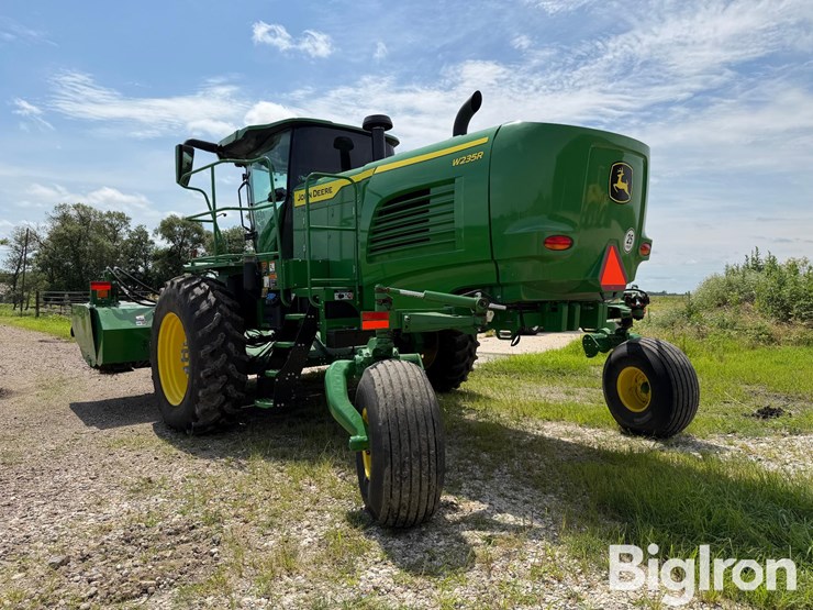 2022-john-deere-w235r-image-7