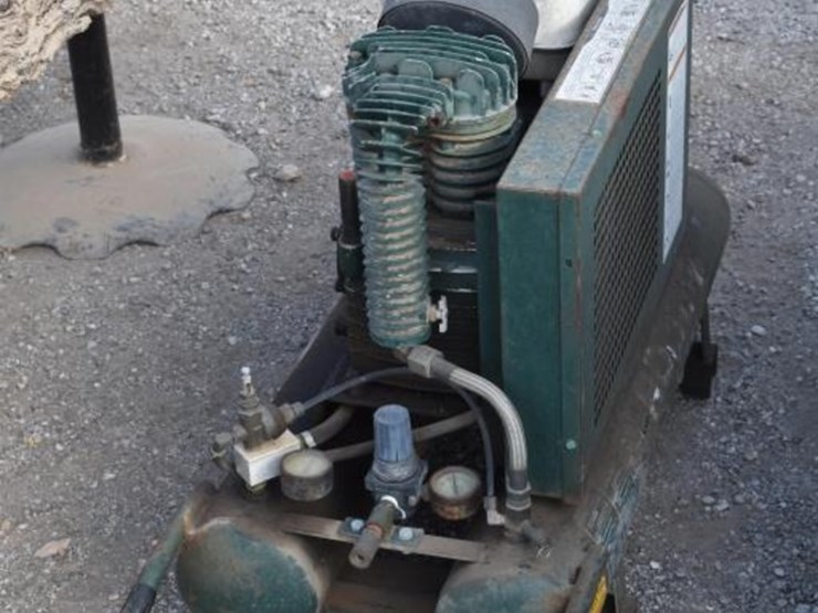 gas-power-air-compressor-image-3