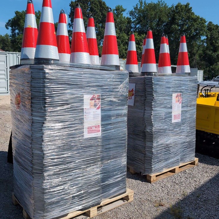 (50) 28" Traffic Cones