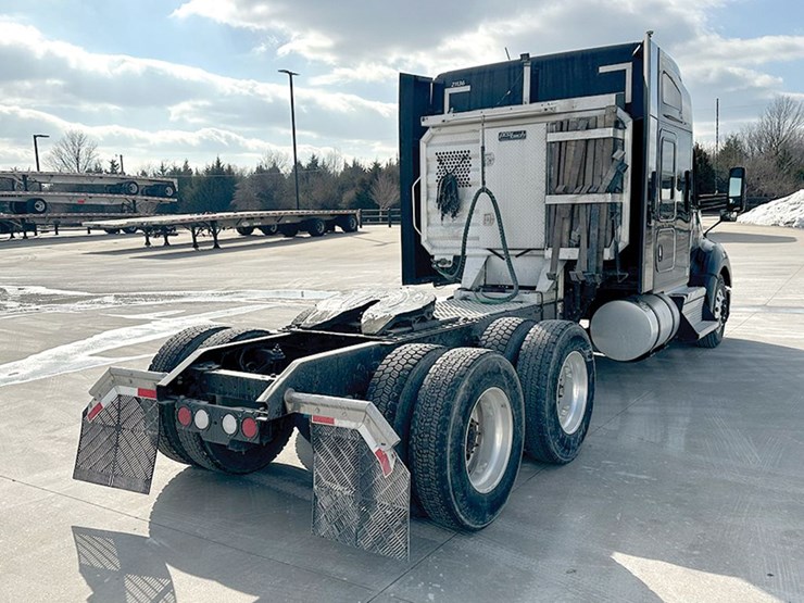 2022-kenworth-t680-image-3