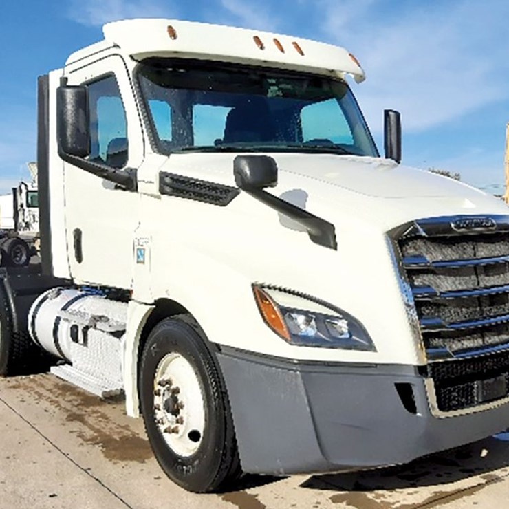 2018 FREIGHTLINER CASCADIA 126
