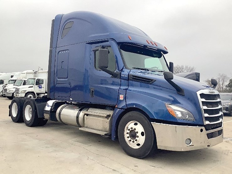 2020-freightliner-cascadia-126-image-1