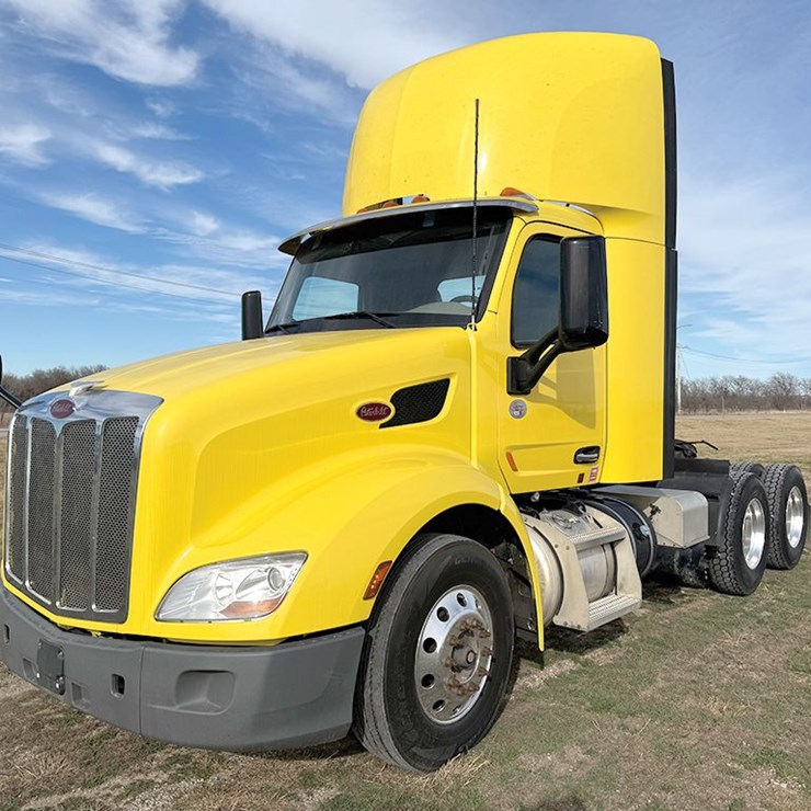2022 PETERBILT 579