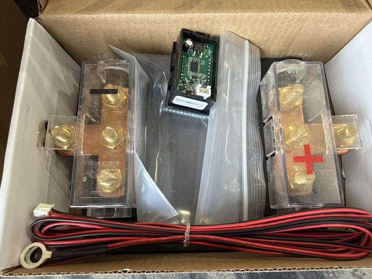 golf-cart-battery-charger-and-power-unit-image-2