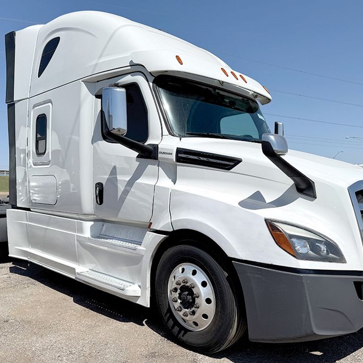 2021 FREIGHTLINER CASCADIA 126