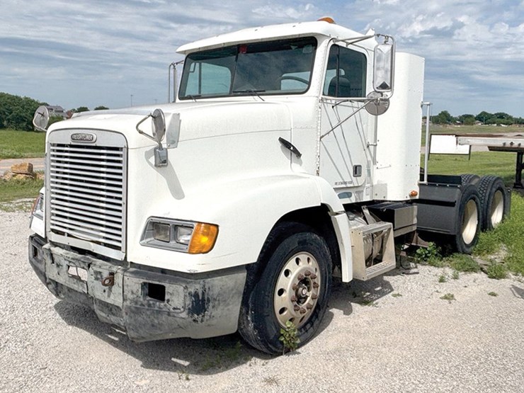 1998-freightliner-fld112-image-1