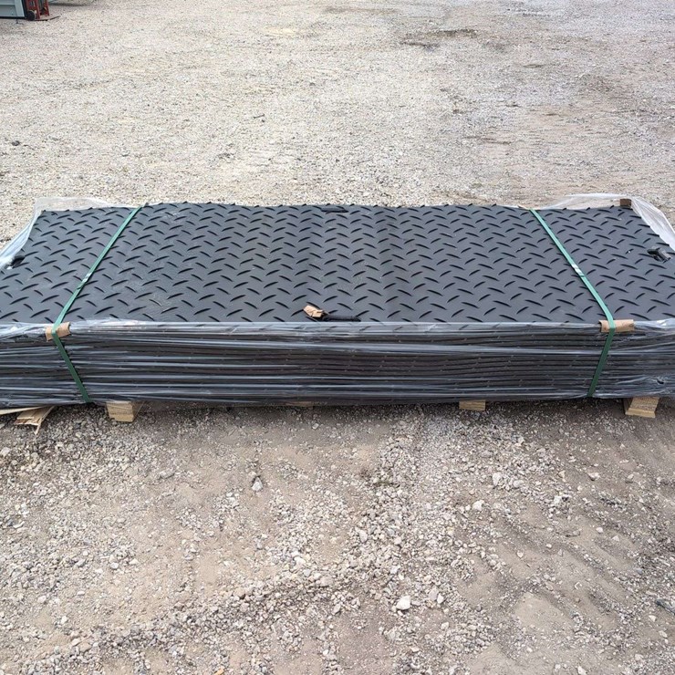 (15) 3.5' x 8 ' Heavy Duty 1/2" Thick Mats