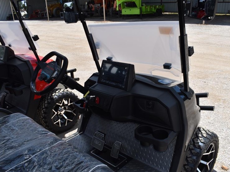 gc22s-electric-golf-cart-w/-charger-(serial-#-jk-yygef22s2605130)-image-6