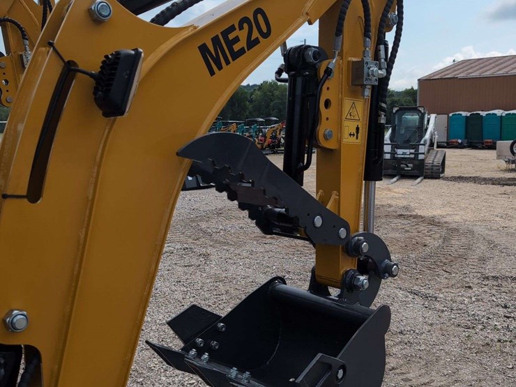 i-mini-excavator-me20---23hp-yanmar-engine-image-8