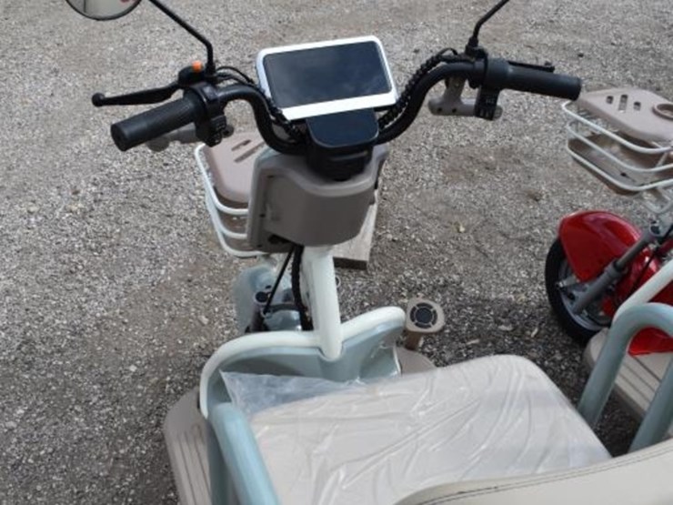 electric-3-wheel-scooter-(serial-#-h52zyf7t0ta006386)-image-5