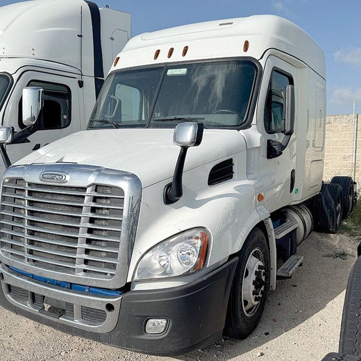 2019 FREIGHTLINER CASCADIA 113