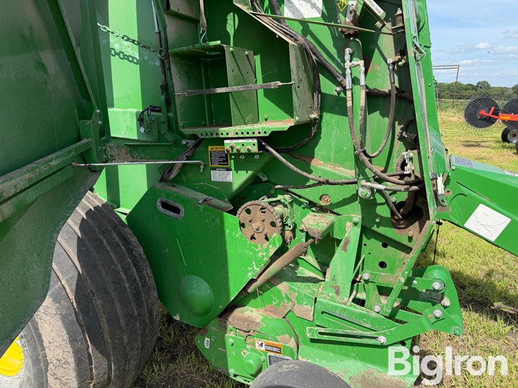 2020-john-deere-560m-image-9