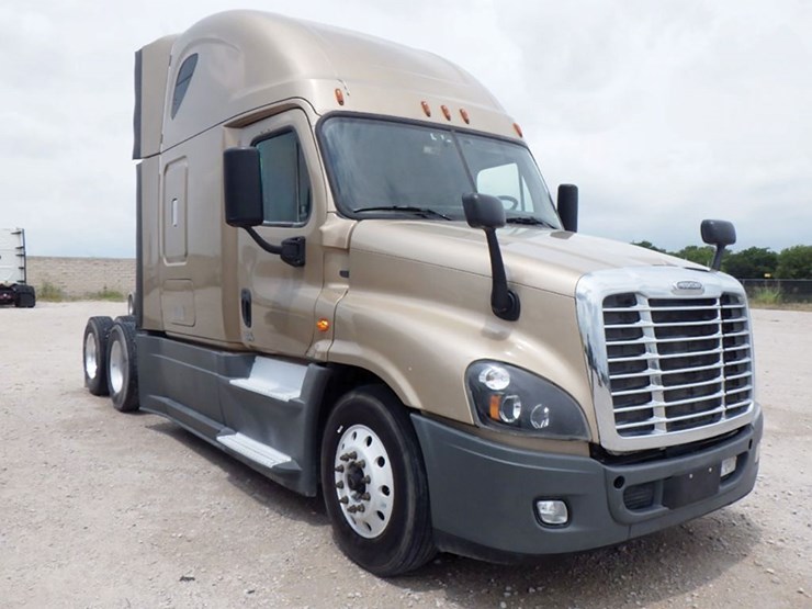 2016-freightliner-cascadia-125-evolution-image-1
