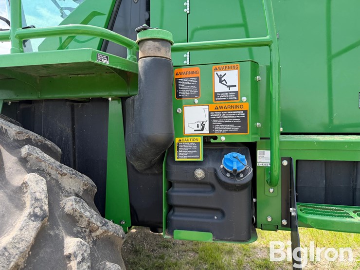2022-john-deere-w235r-image-10