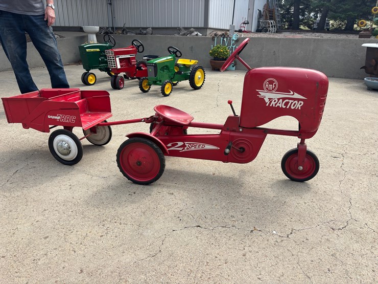 amf-2-speed-pedal-tractor-image-2