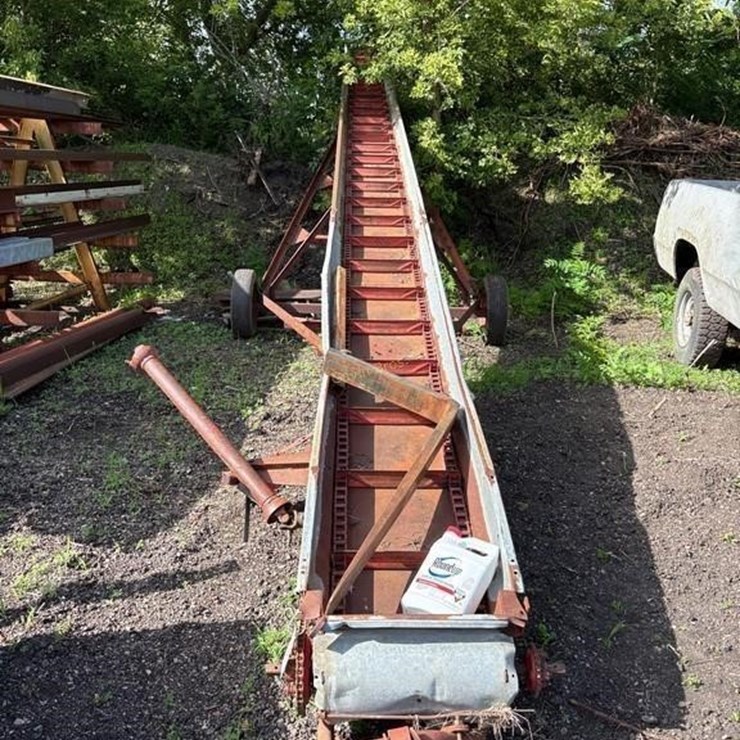 Kewanee PTO Driven AP Elevator