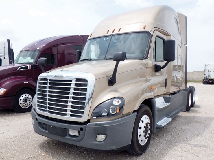 2015-freightliner-cascadia-125-evolution-image-1