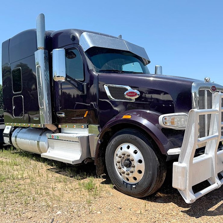 2021 PETERBILT 567