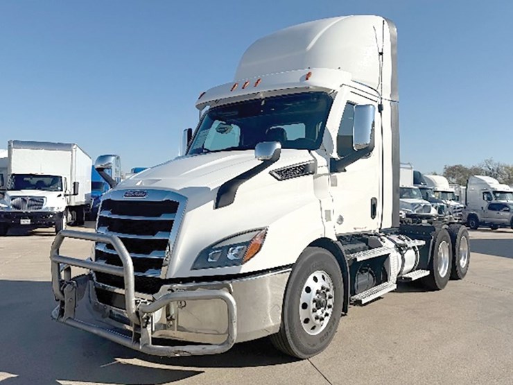 2021-freightliner-cascadia-116-image-1