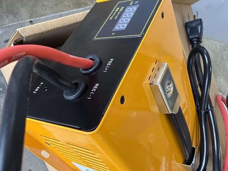 golf-cart-battery-charger-and-power-unit-image-3