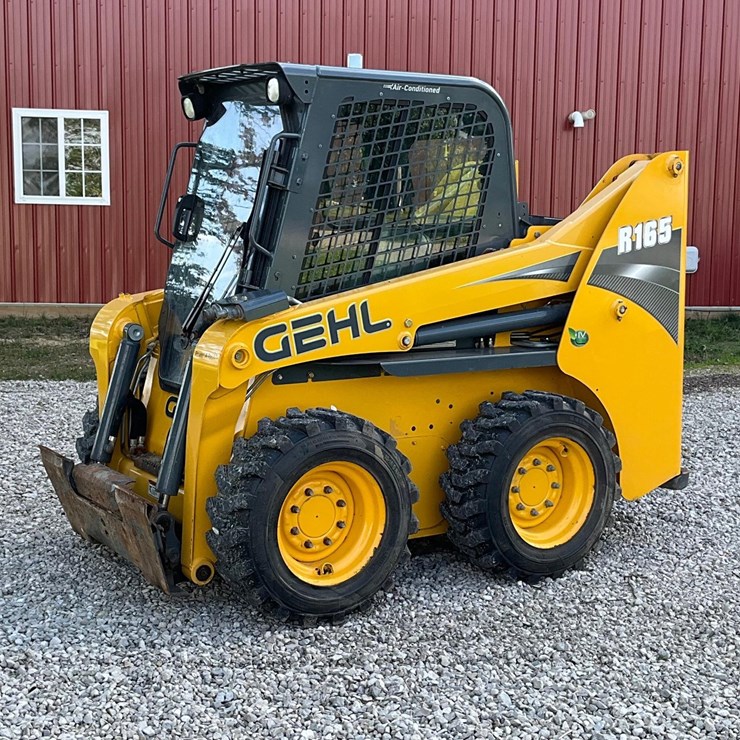 2018 GEHL R165