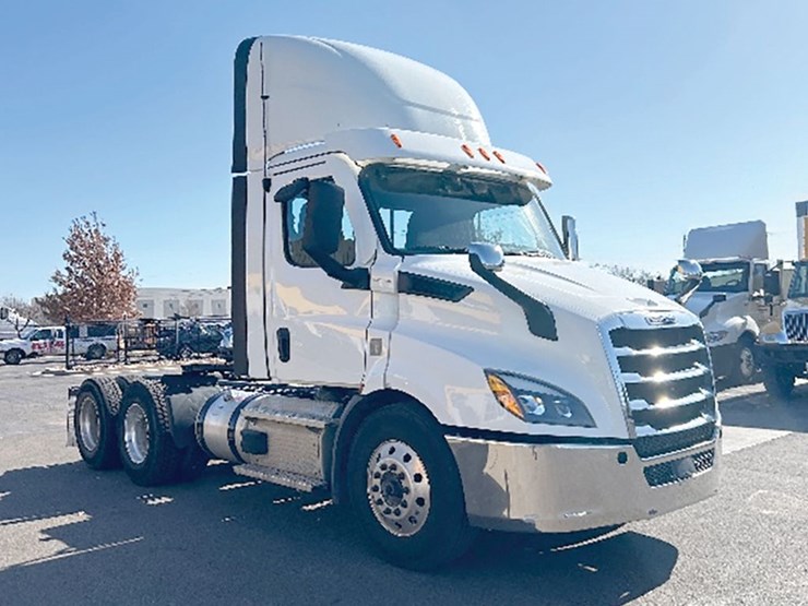 2021-freightliner-cascadia-116-image-1