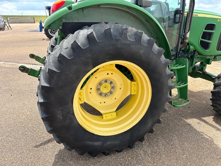 john-deere-6130d-image-11