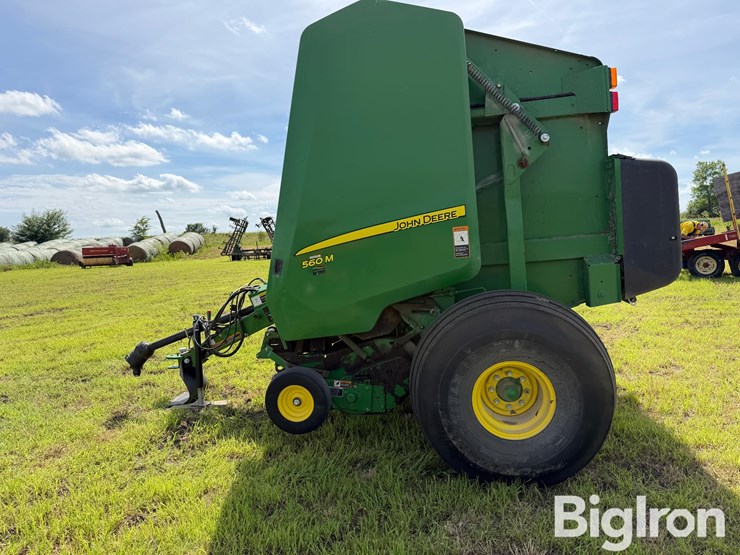 2020-john-deere-560m-image-8