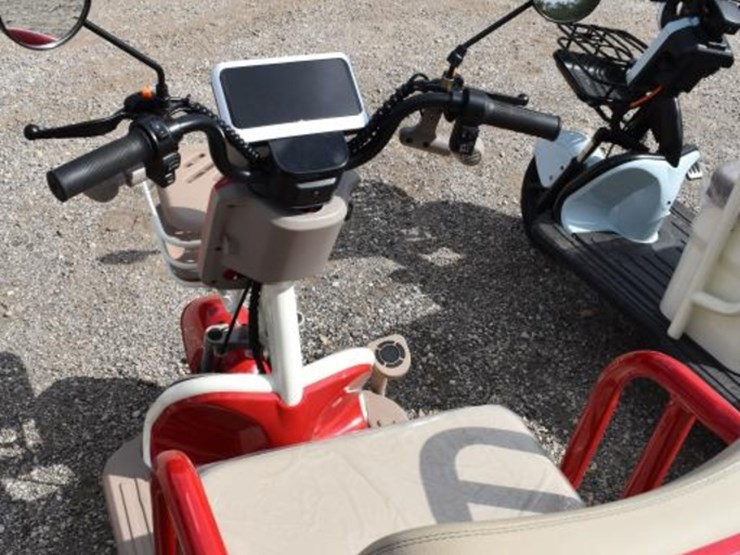 electric-3-wheel-scooter-(serial-#-h52vy57t0ta006310)-image-5