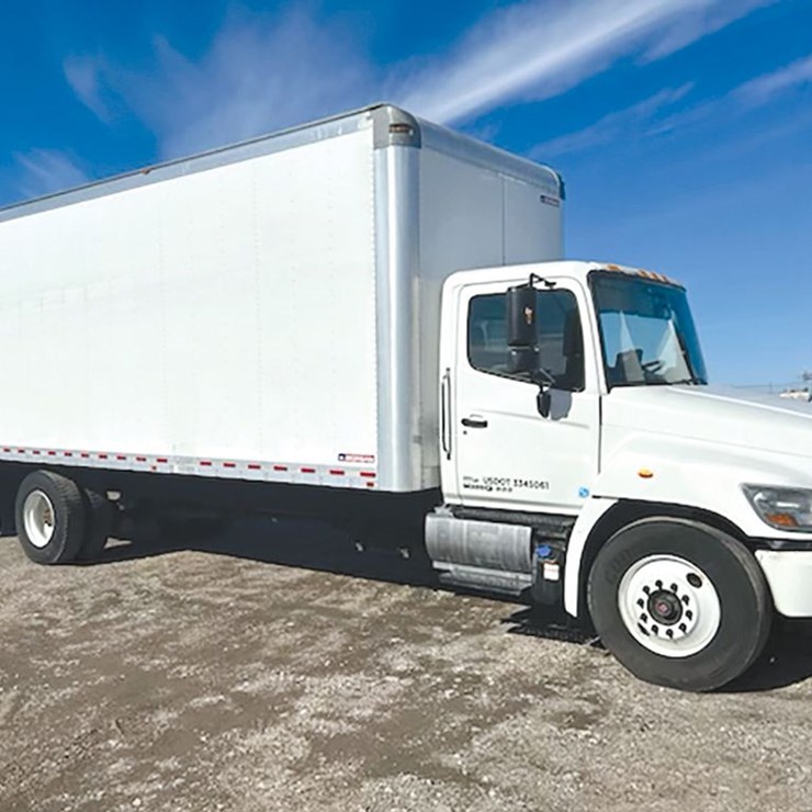 2020 HINO 268A