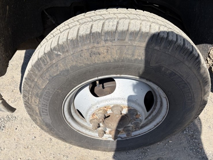 2007-chevrolet-silverado-3500-image-17