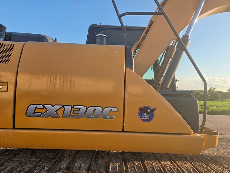 case-cx130c-image-30