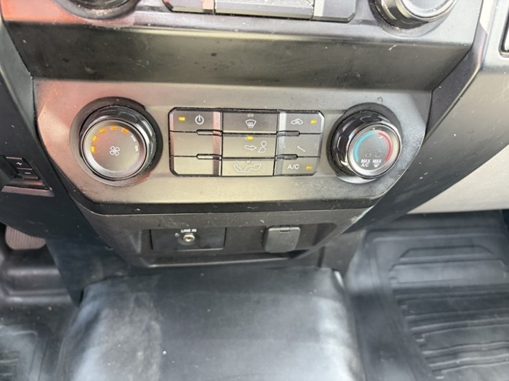 2017-ford-f150-xl-image-29