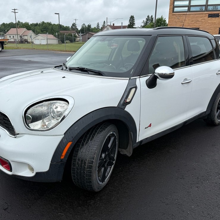 #1439 • 2011 Mini Cooper S 4 Door Hatchback